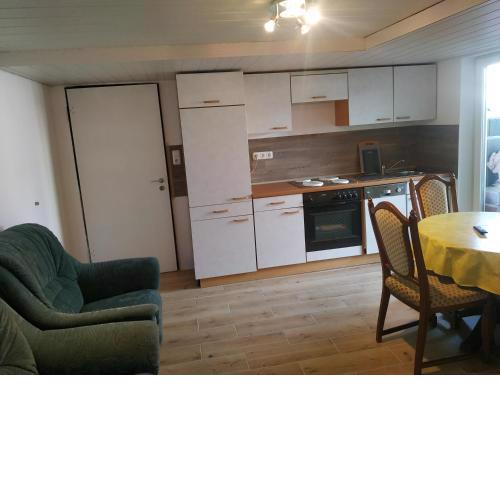 Ferienwohnung Angelburg - Gönnern Erdgeschoß mit Terrasse