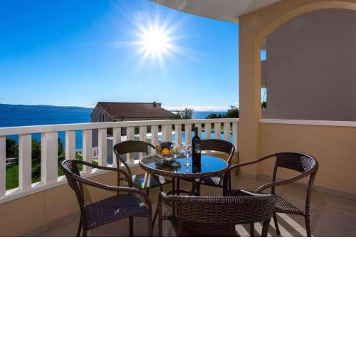 Ferienwohnung Apartmani Muše A4 mit Infinity-Pool, direkt am Meer bei Dugi Rat - Rauchverbot im gesamten Innen- und Aussenbereich