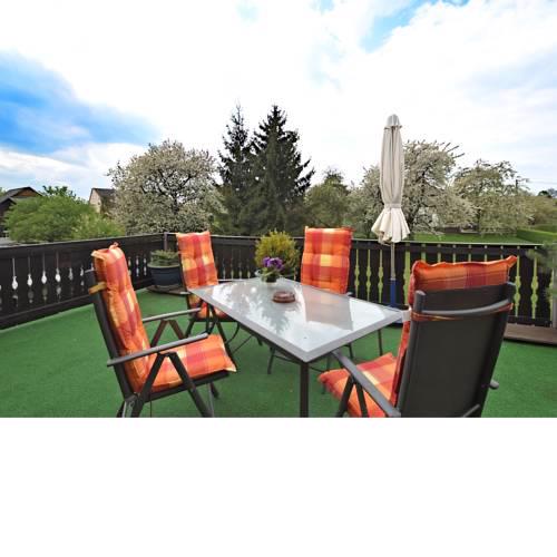 Cozy Apartment with Garden in Lichtenhain
