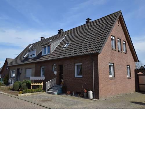 Cozy Apartment in Rees with Free WiFi