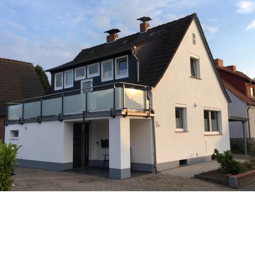 Ferienwohnung „Im Kleinen Löök“ - DG - 2 Zimmer - Balkon - Boxspringbett - 2 TV