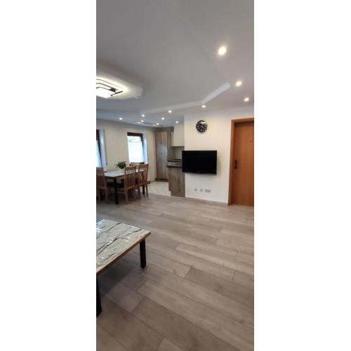 Ferienwohnung Istrefi