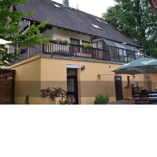 Ferienwohnung mit 123qm für 8 Personen mit sehr großem Garten
