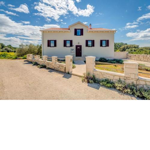 Ferienwohnung mit Gartennutzung und Terrasse in absolut ruhiger Lage, nahe Strand und Ortskern und dabei mitten im Grünen