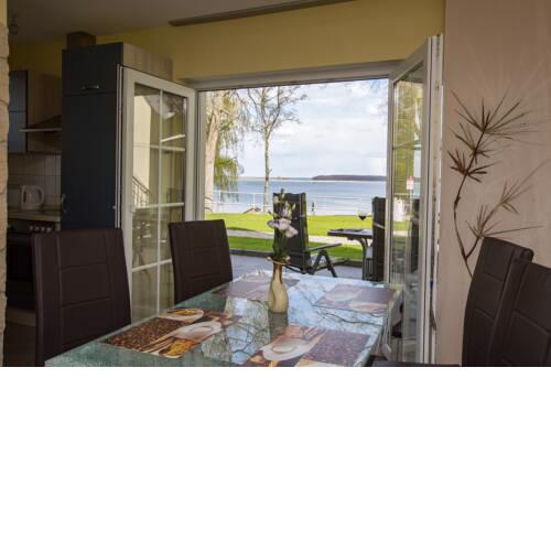Ferienwohnung mit schönem Seeblick und Terrasse - [#25263]