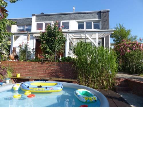 Cozy Apartment with Private Swimming Pool in Wuppertal