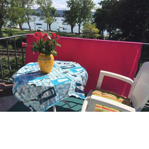 Ferienwohnungen mit Seeblick