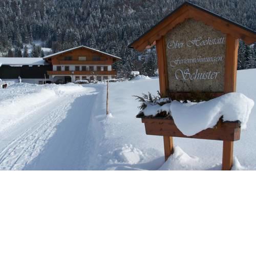 Ferienwohnungen Fam. Schuster, Oberhochstätt