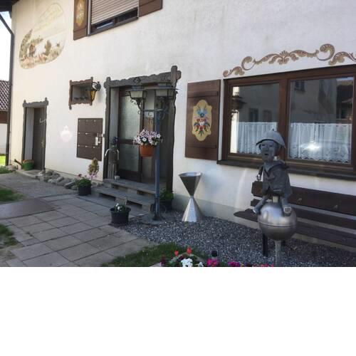Ferienwohnungen Sernatinger