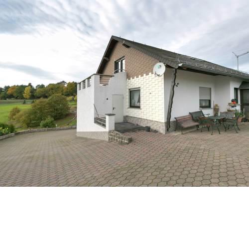 Cozy Apartment in Lirstal with Meadow Nearby