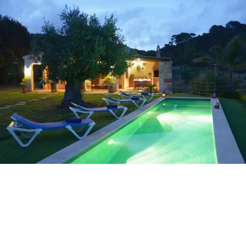Ferreries Villa Sleeps 4 with Pool and Air Con