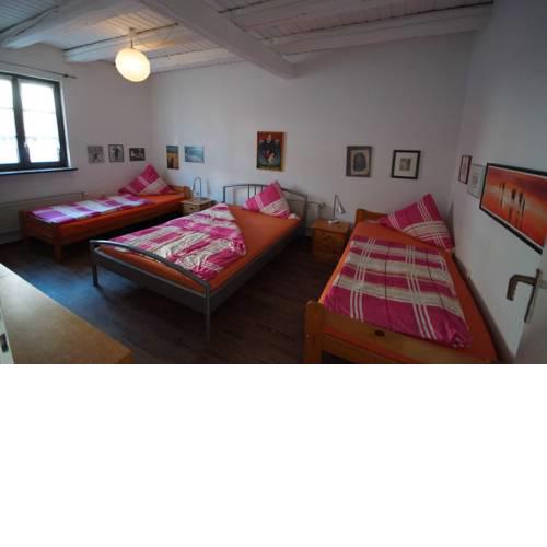 Fewo Domblick Wohnung 3 mit historischen Innenhof