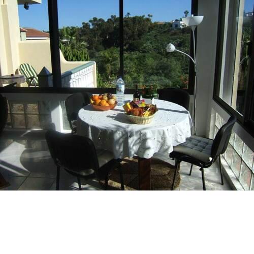 Fewo Strelitzia, im Grünen, am kleinen See, direkt am Strelitziengarten, mit Pool, Grill, Parkplatz