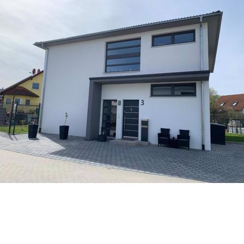 FeWo WOW! TOP Lage! Schöne 2-Zimmer Wohnung!