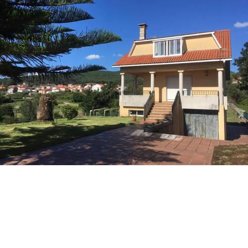 Finca A Cubeliña. Casa con piscina en la ría de Arousa