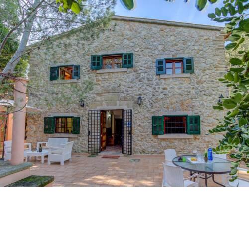 Finca Can Plomer - typical Pollensa 3BR Villa with Private Pool AC Set in the Heart of the Old Tow