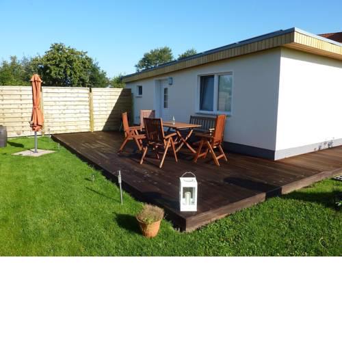 Pleasant Cottage in Diedrichshagen near Seabeach