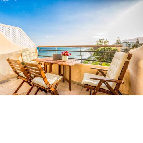 First line beach Penthouse in Estepona with great views