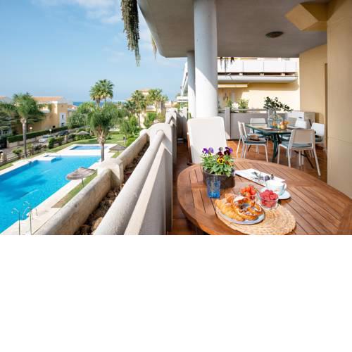 First line golf apartment in Cabopino