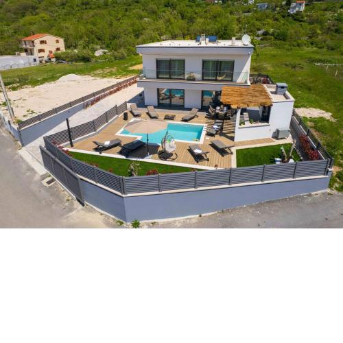 FIRST OPENING SEASON Luxury Villa Mons Aureus Split