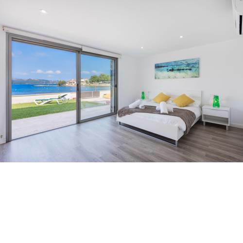 First Sea Line House 10 Guests
