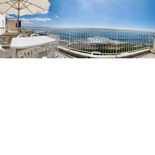 First sealine appartment Lo Ferri
