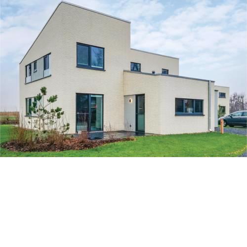 Five-Bedroom Holiday Home in Lembruch/Dummer See