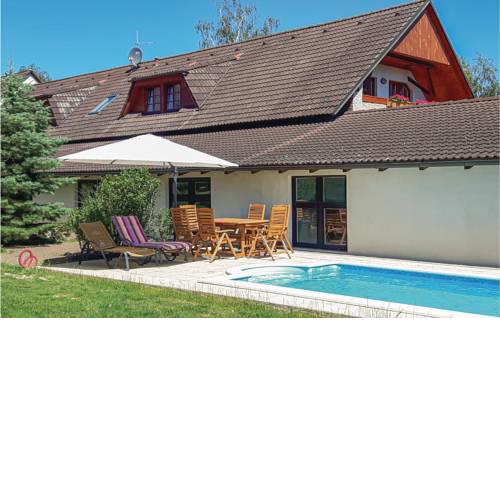 Five-Bedroom Holiday Home in Lhotka
