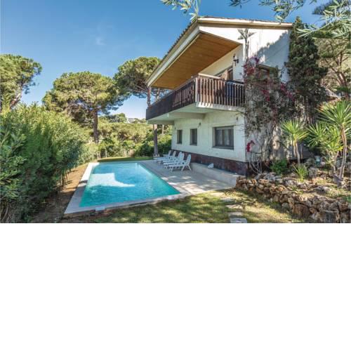 Five-Bedroom Holiday Home in Lloret de Mar