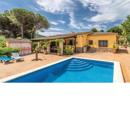 Five-Bedroom Holiday Home in Macanet de la Selva