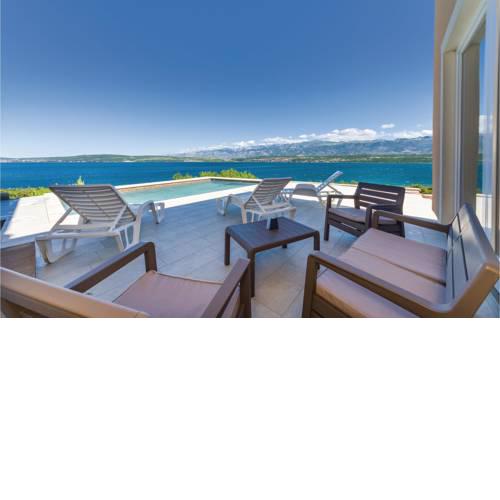 Five-Bedroom Holiday Home in Novigrad