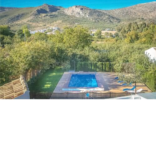 Five-Bedroom Holiday Home in Zagrilla Baja