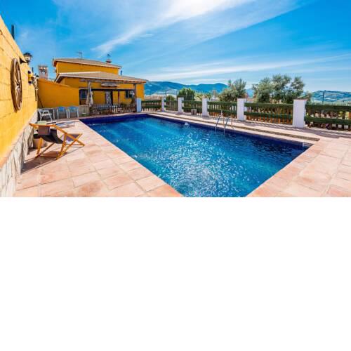 five bedroom holiday home with lovely fenced pool west of Antequera