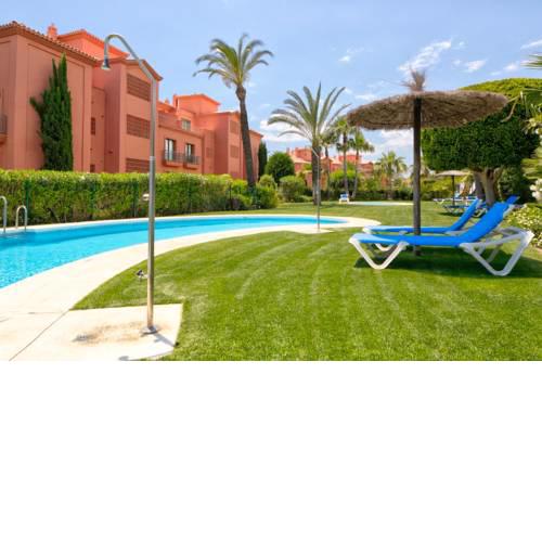 Flamingo Haven Apartments