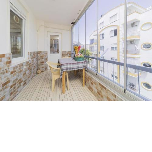 Flat Close to Beach with Balcony in Konyaalti