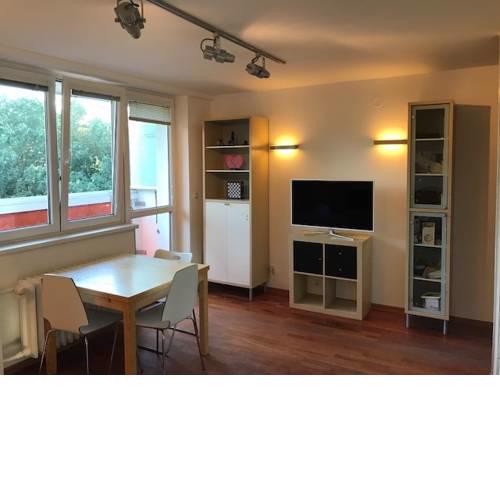 Flat for up to 6 people in Prague 8 minutes from airport