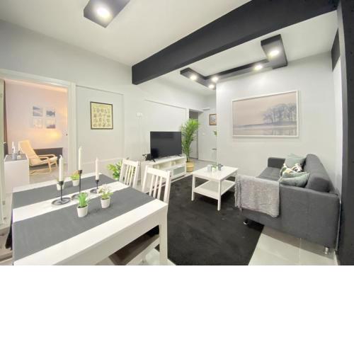 Flat Near Bagdat Street with Chic Interior Design