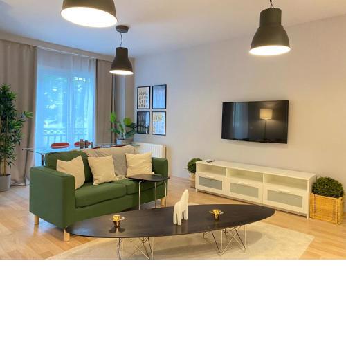 Flat near Nisantasi and Trendy Attractions in Besiktas