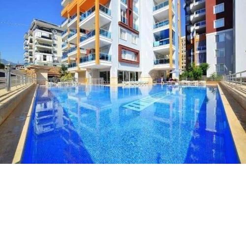 Flat overlooking the pool