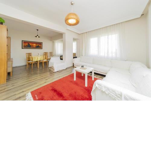 Flat w Balcony 8 min to Konyaalti Beach in Antalya