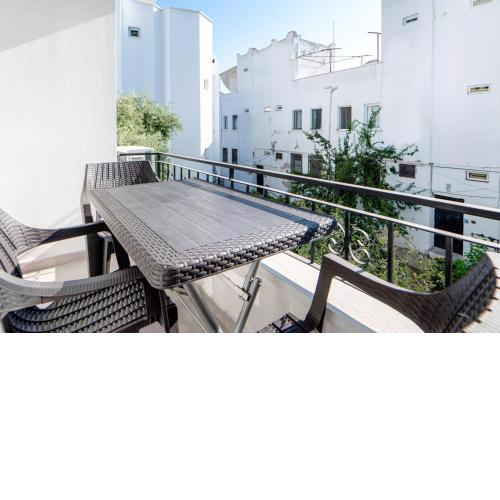 Flat w Balcony Garden 3 min to Beach in Bodrum