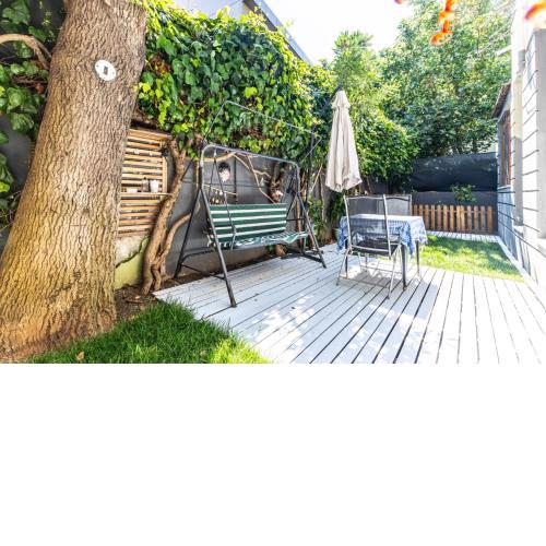 Flat w Garden 10 min to Bull Statue in Kadikoy