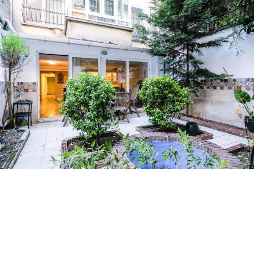Flat w Garden 15 min to Cevahir Mall in Sisli