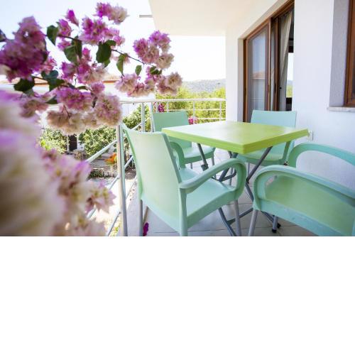 Flat w Nature View Balcony 1 min to Beach in Datca