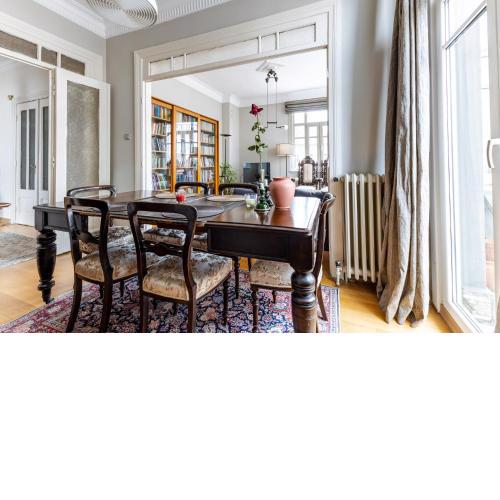 Flat with Balcony and Bosphorus View in Beyoglu