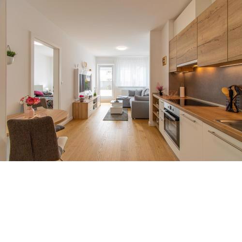 Flexible SelfCheckIns 48 - Zagreb - Luxury - Parking - Extra Big Terrace - Brand New