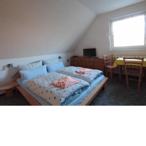 Flori - Ferienzimmer im Haus Schulz-Mann mit Blick zum Dornbusch, in Kloster