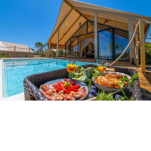 Floria Glamping Garden
