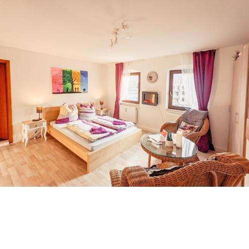 Flussblickwohnung mit Terrasse, Pool, Garten&Sauna - Zi2