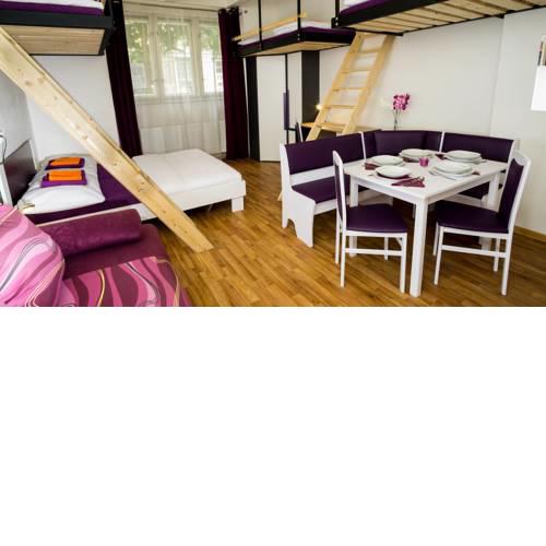 Flying Bed Apartment close to Prague Castle and Airport